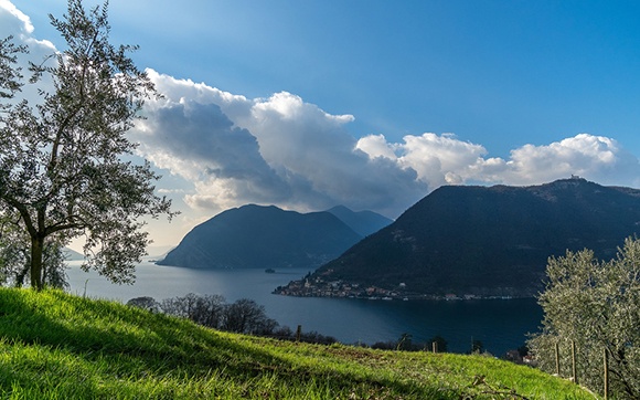 lake-iseo-italy-landscape