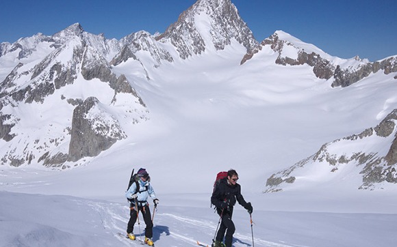 berner-oberland-switzerland-ski