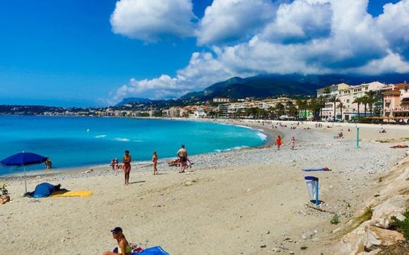 Franse aveyron strand 1